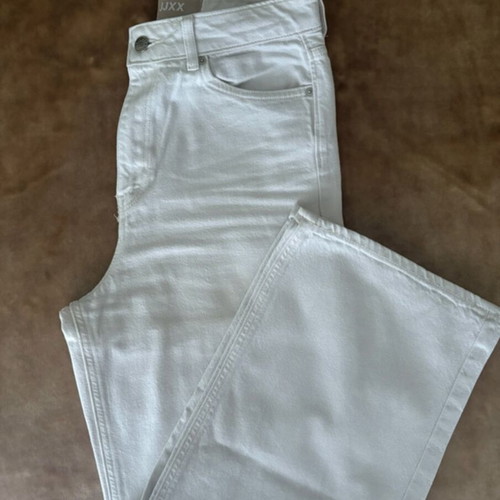 Wide Leg Cropped JJXX Jeans like new, size 27, length 30, white beige