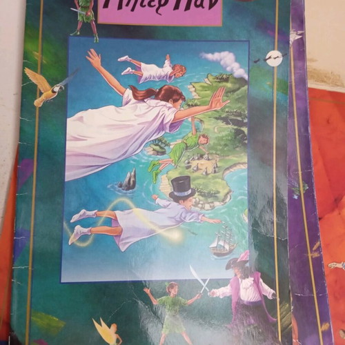 Folder with 4 large fairy tale books like new, 90s