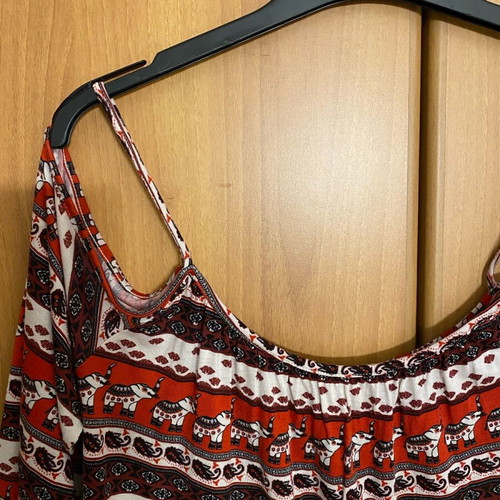 H&M & COACHELLA Collectible Off-Shoulder Blouse new, colorful, size S