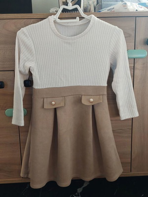 Girls' dress 8 to 10 years old beige and white, like new, Italian made
