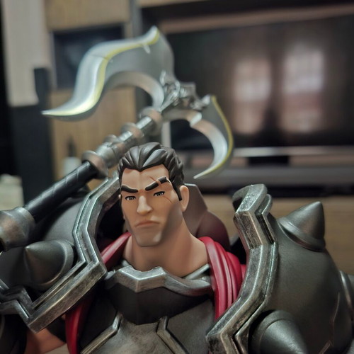 Darius XL figure from League of Legends 35cm like new with box