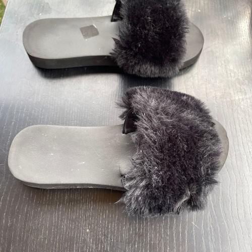 Women's black fuzzy slippers like new, size 37