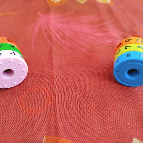 Educational number game like new, 6 magnetic pieces