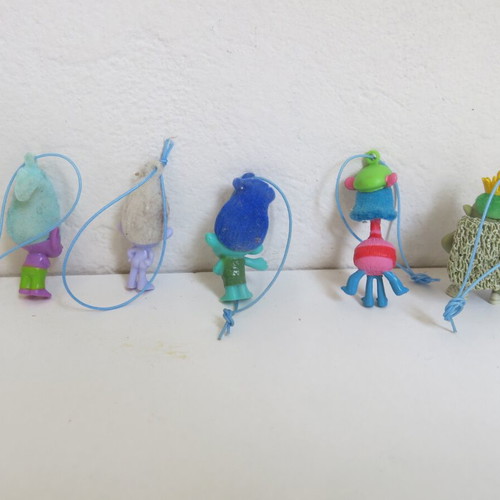 Dreaworks Trolls figures used, pack of 5, Chupa Chups with 2016 catalog