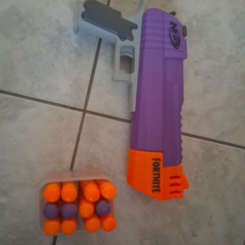 Fortnite Nerf gun with 12 darts