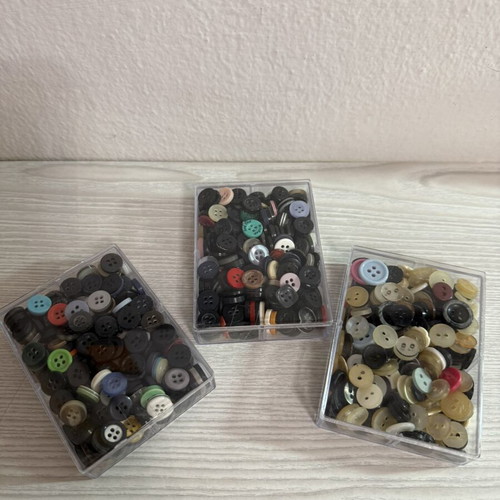 Buttons small, like new, set of 3 boxes