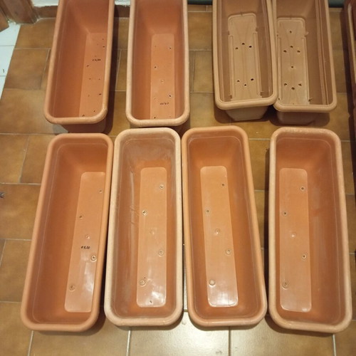 Plastic flowerpots like new, set of 8, 58x20x18 cm