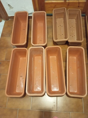 Plastic flowerpots like new, set of 8, 58x20x18 cm