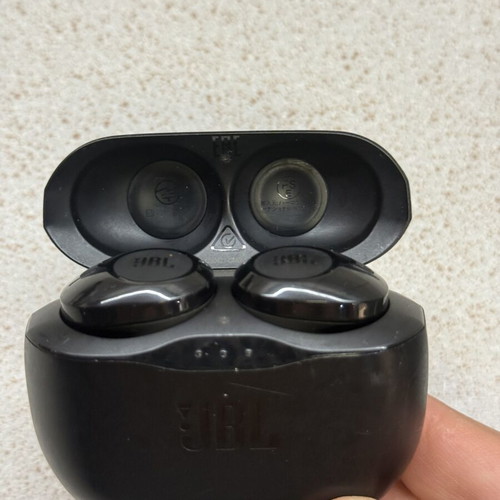JBL Earbuds like new, powerful sound, long battery life