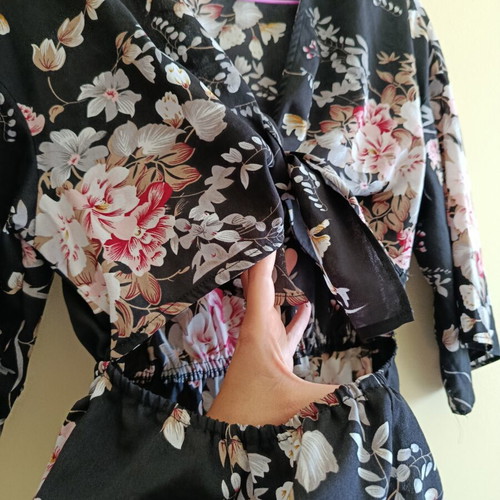 Playsuit floral Shein like new with half sleeves and front tie