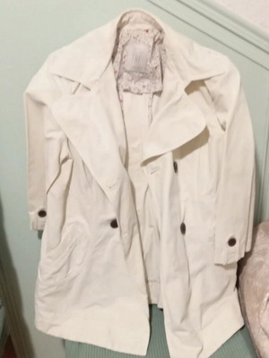 Zara women's seasonal coat large beige like new