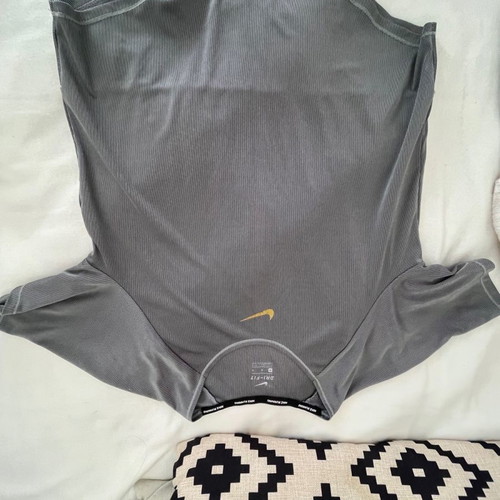 Nike T shirt size M, like new