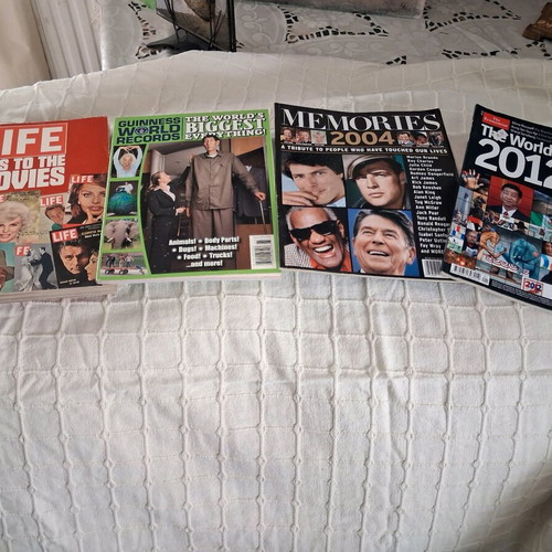 Magazines and book like new about movies and famous people