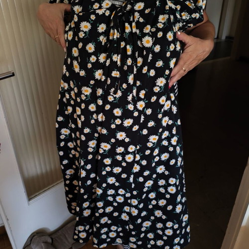 Forever 21 Summer Floral Dress with Daisy Print, Black, New