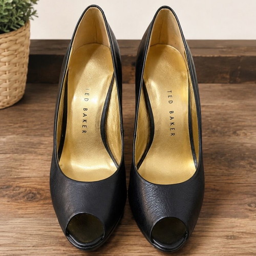 Ted Baker leather pip toe pumps size 38 used, black