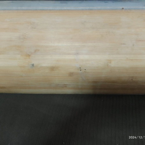 Wooden bread box like new with sandblasted lid