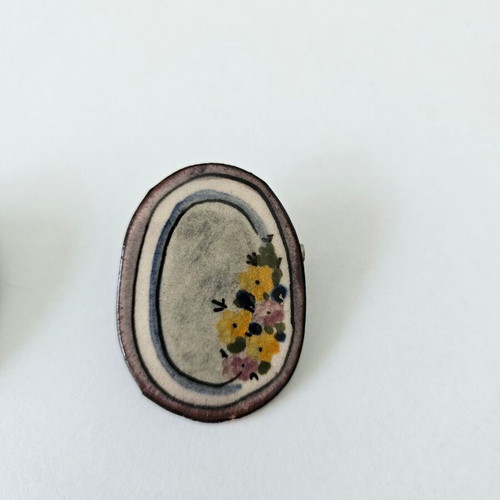 Ceramic vintage pins used, beige, hand-painted