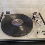 Sanyo turntable with extra preamplifier