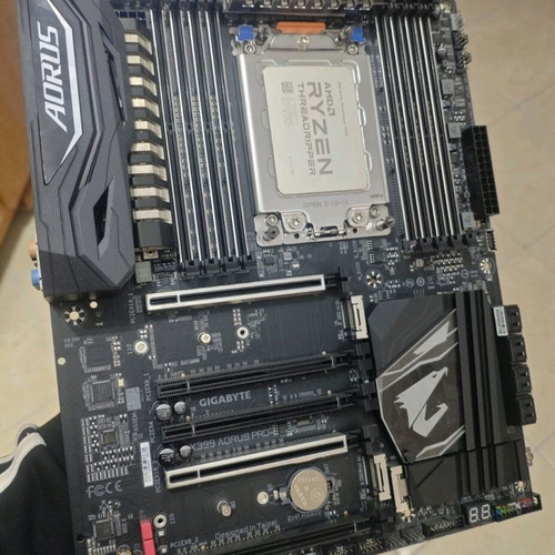 Threadripper 1920X CPU with x399 AORUS motherboard and 32GB DDR4 RAM like new