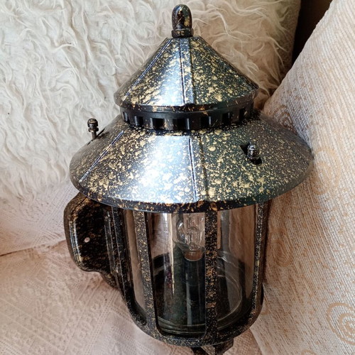 Metal outdoor light like new
