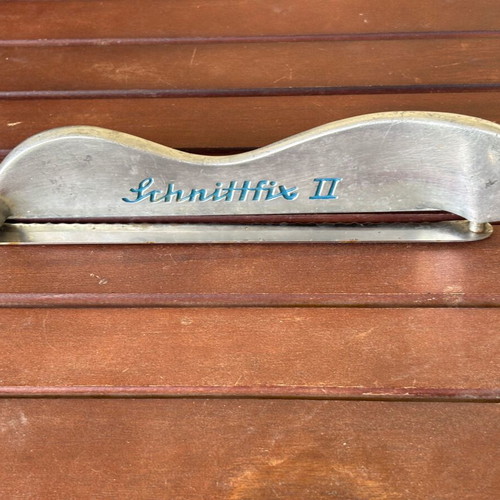 Κόφτης ψωμιού Schnittfix II μεταχειρισμένος, γερμανικός 1955 από αλουμίνιο και λάμα χάλυβα