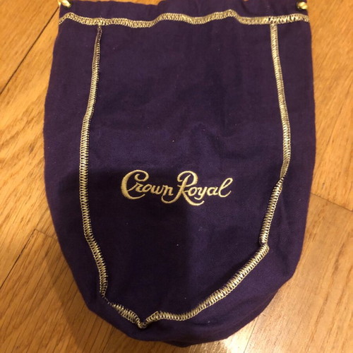 Crown Royal collectible whisky pouch Canada like new