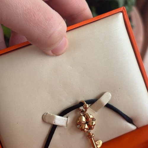 Folli Follie Heart 4 Heart Necklace Four-Leaf Heart Key like new, gold tone