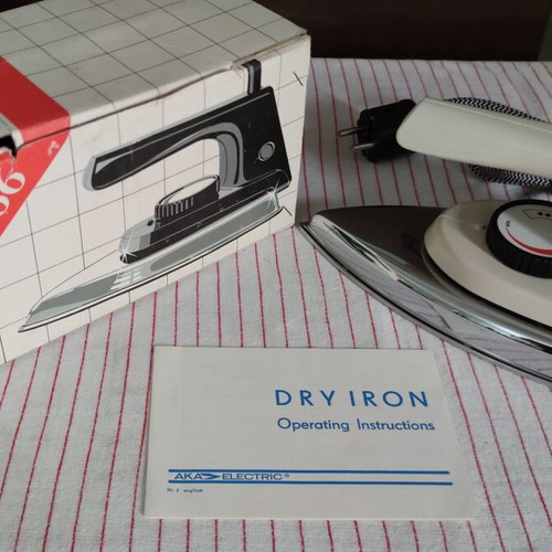 Vintage DDR Iron AKA Electric bu 66 NOS, collectible 1970s