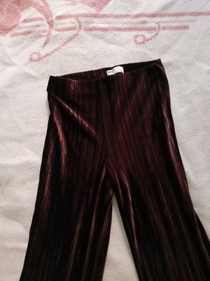 Γυναικείο παντελόνι Bershka καινούριο, καφέ μεταλιζέ, ελαστικό