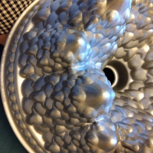 Holiday Tree Cake Pan Nordic Ware new