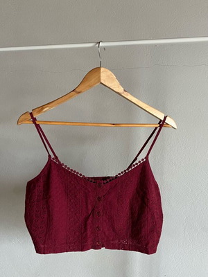 Attrattivo burgundy crop top like new, size M