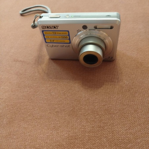 Sony Cyber-shot DSC-S730 camera used with memory card and USB cable