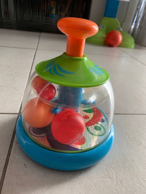 Περιστρεφόμενο παιχνίδι με μπάλες μεταχειρισμένο