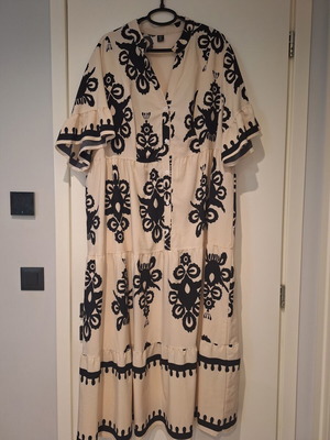 Shein Curve Maxi Floral Dress 3XL like new, black and beige