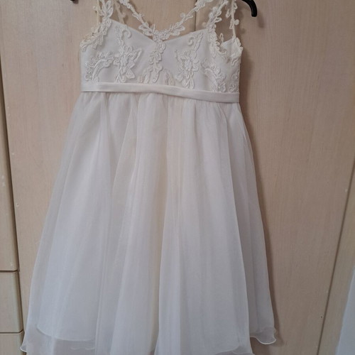 White flower girl dress like new