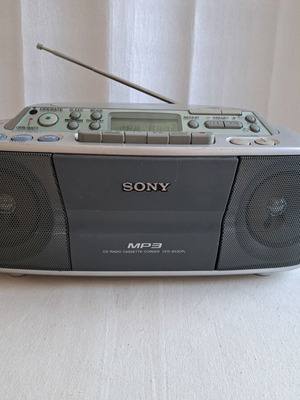 Sony CFD-S03 CD radio cassette player used, cassette not working