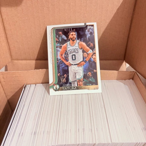 NBA Topps 25-26 full base set like new, 300 cards