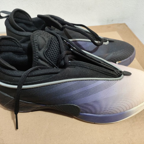 Adidas basketball Donovan Mitchell 7 sneakers like new, multicolor