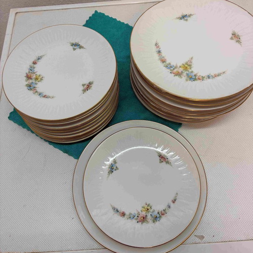 Vintage Scherzer Bavaria Porcelain Dinner Set 65 Pieces like new