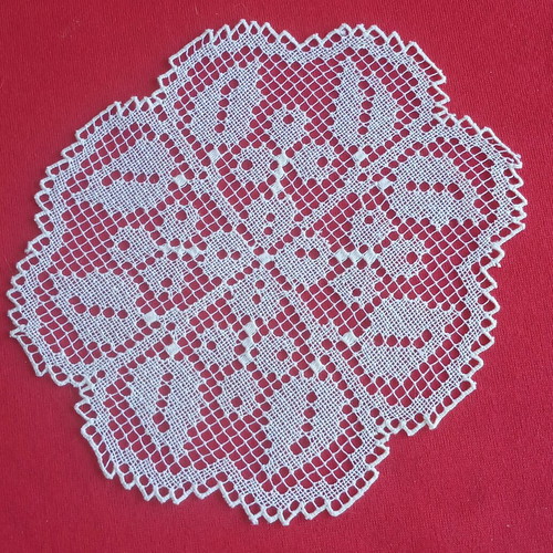 Filet lace doilies, handmade, vintage 1950s from Tinos
