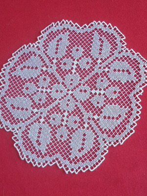 Filet lace doilies, handmade, vintage 1950s from Tinos