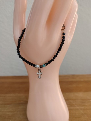 Bracelet 17cm with small cross and black beads like new