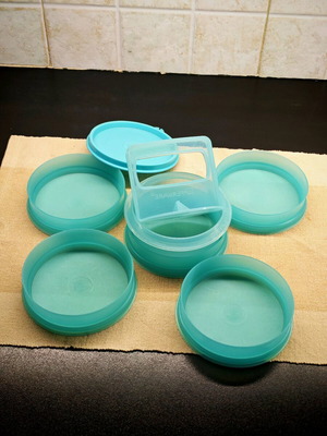 Tupperware Burger Maker like new