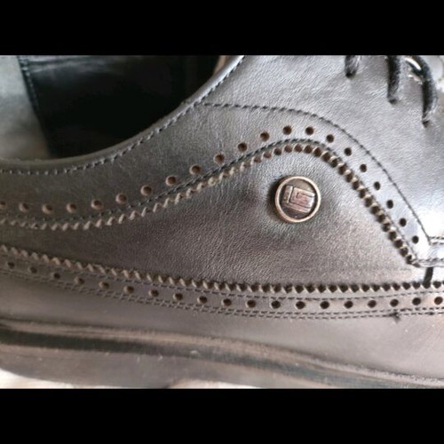 Guy Laroche men's leather shoes size 40 like new, black casual