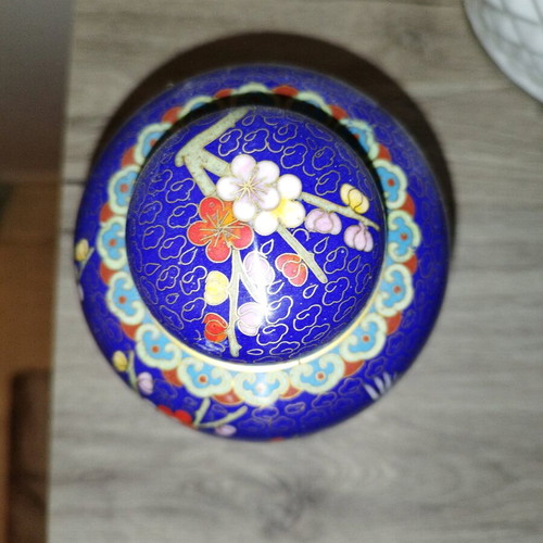 Set of 2 vintage Satsuma Moriage and Cloisonné vases like new