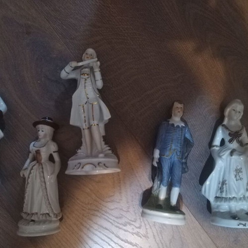 Porcelain figurines vintage set of 6 like new