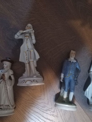 Porcelain figurines vintage set of 6 like new