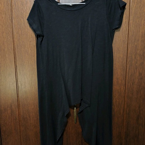 Black blouse with back opening like new, size S