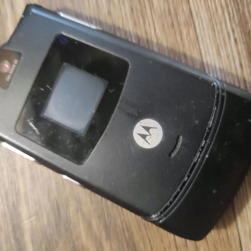 Motorola and Nokia phones used, 2 Motorola and 1 Nokia