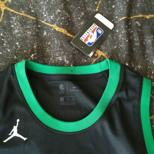 Boston Celtics Statement Edition Jordan Dri-FIT NBA Swingman Jersey Boy L like new
